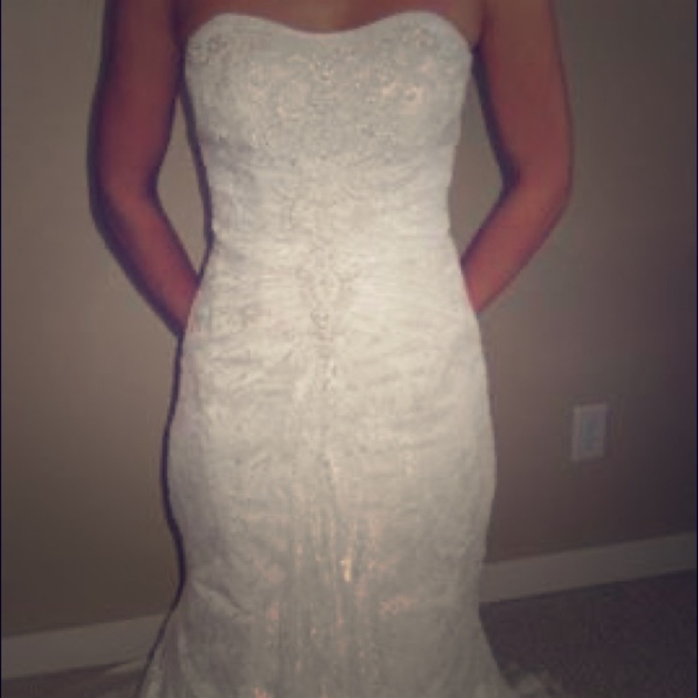 Wedding dress 2011 like New! No stains excelente